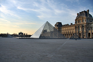 高清大图城<i>市</i>地标欧洲法国卢浮宫金字塔