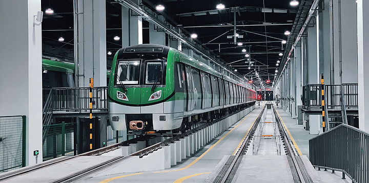 南京地铁七号线列车图片