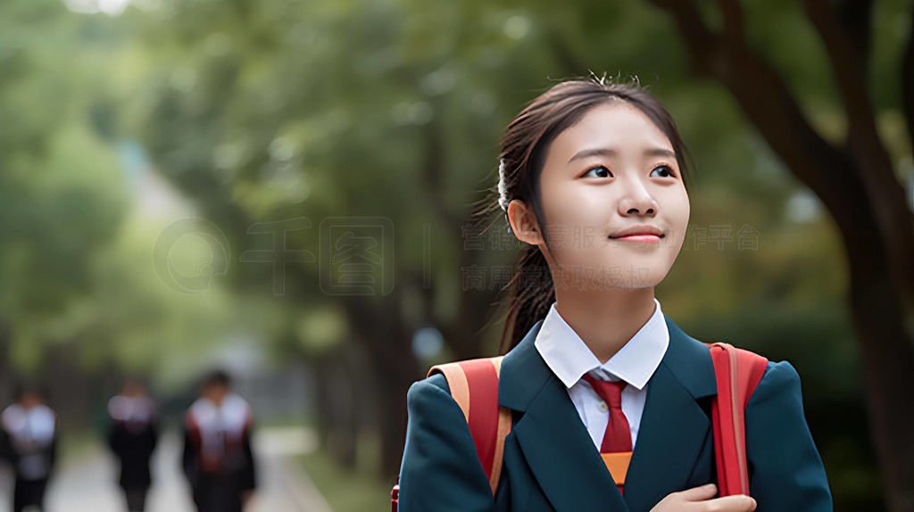 学生人像摄影图片中国留学生年轻长镜头面带微笑目光坚定反映了他们