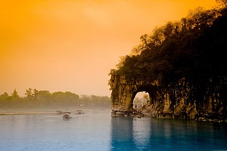 手繪風格桂林山水甲天下海報7569523桂林度假旅遊攝影圖海報5230桂林