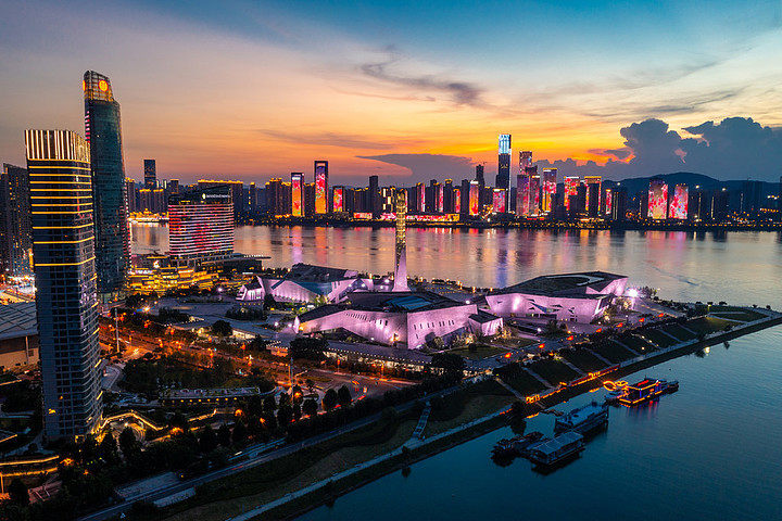 航拍长沙北辰三角州滨江文化园洲头广场夜景