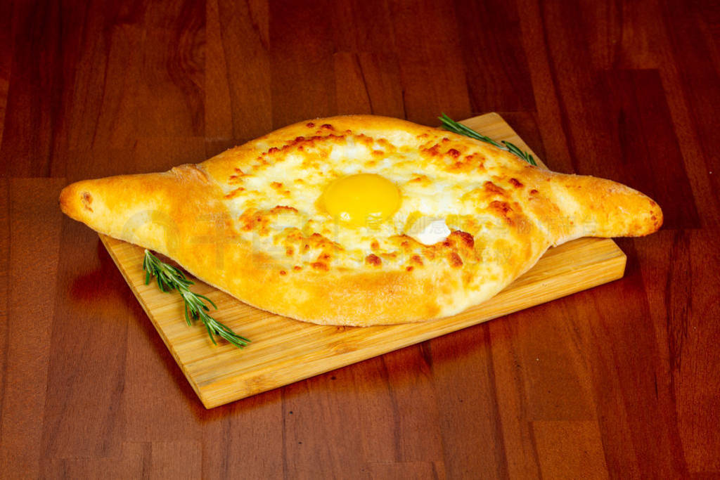 ߼ traditinional khachapuri 