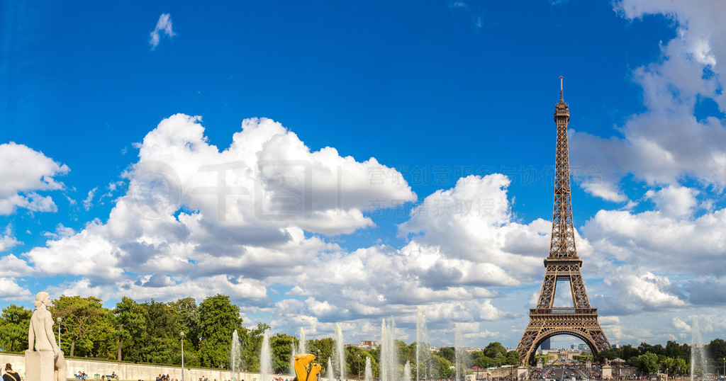 panoramatick? pohled na Eiffelovu v? v Pa??iڰ谬ƶȫͼ