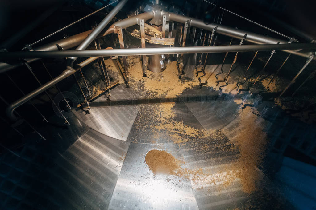 Empty fermentation filtration vat for beer production