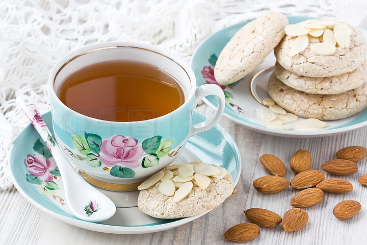 杏仁饼干杯奶茶