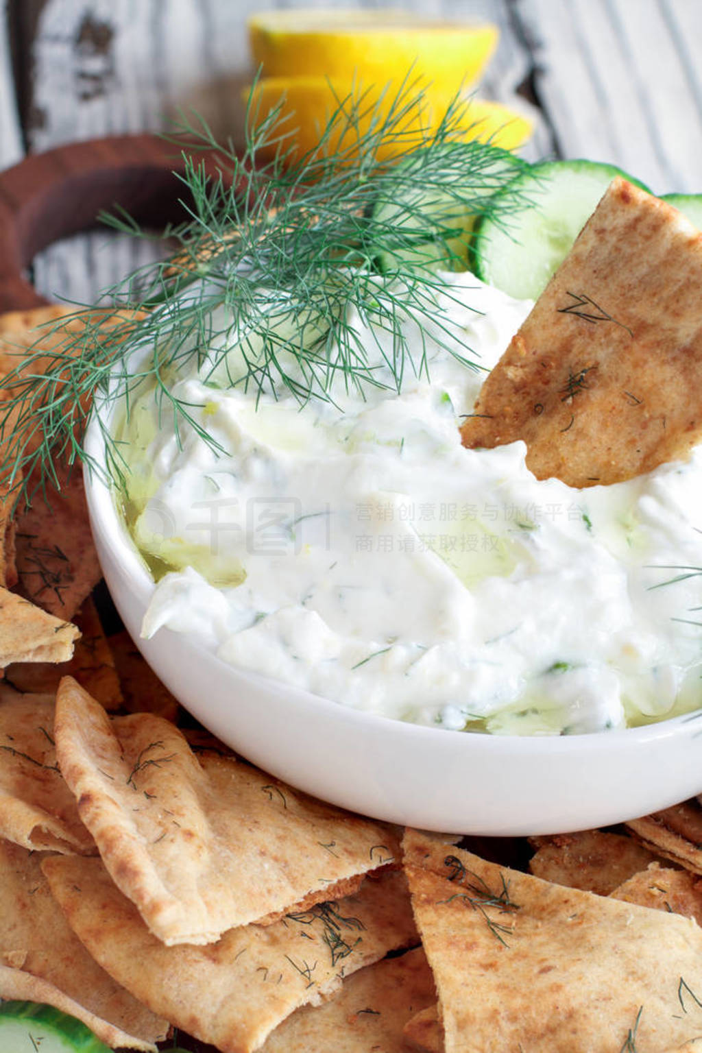 Delicious Greek Tzatziki Dip and Za'atar Pita