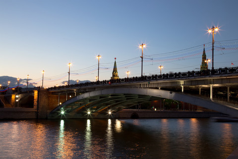 大石桥 (大石大桥),横跨莫斯科河的莫斯科克里姆林宫的西方末尾
