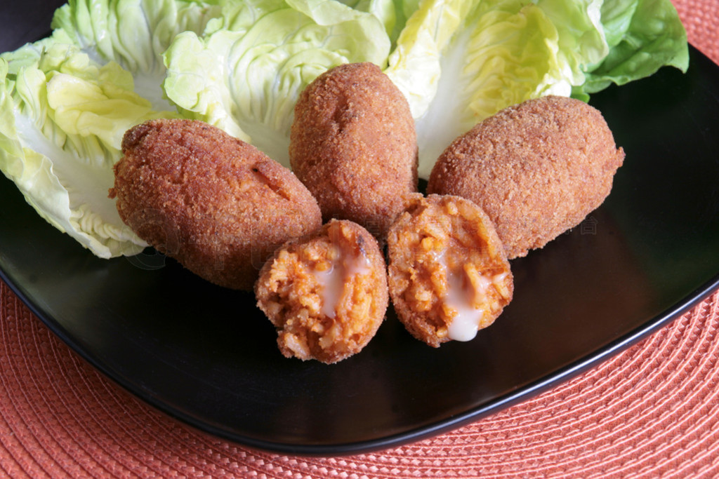 Roman suppl (rice croquettes)