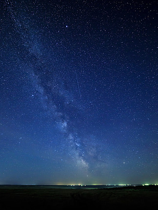 夜晚星空為背景的1年前發佈