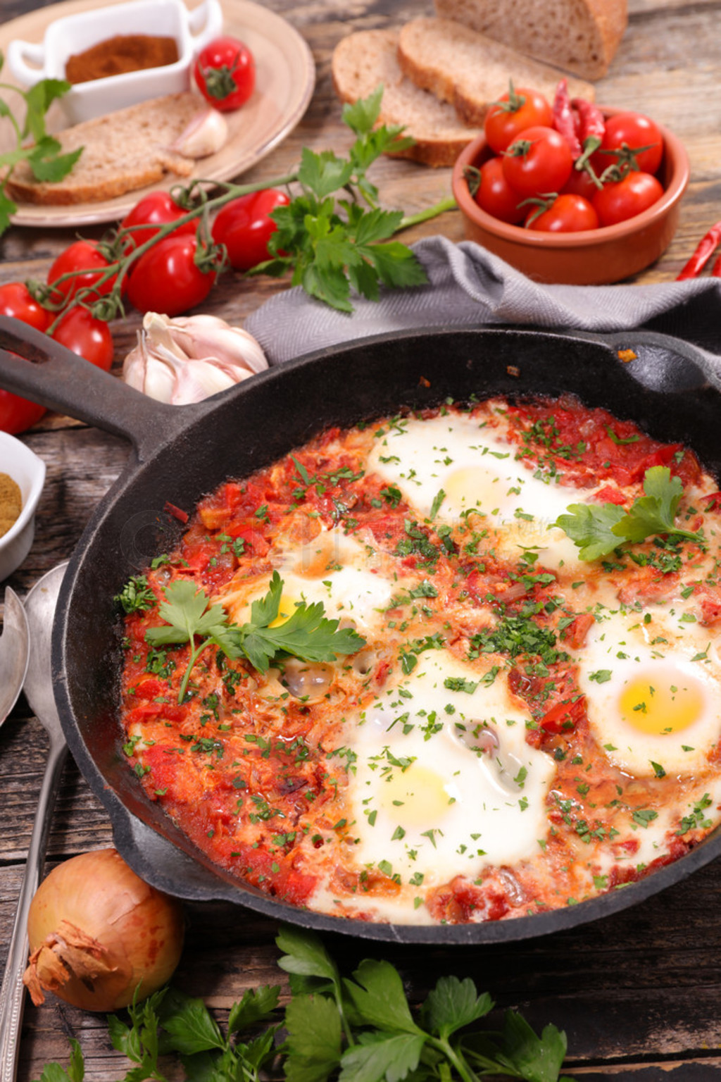 ͻ˹ shakshuka