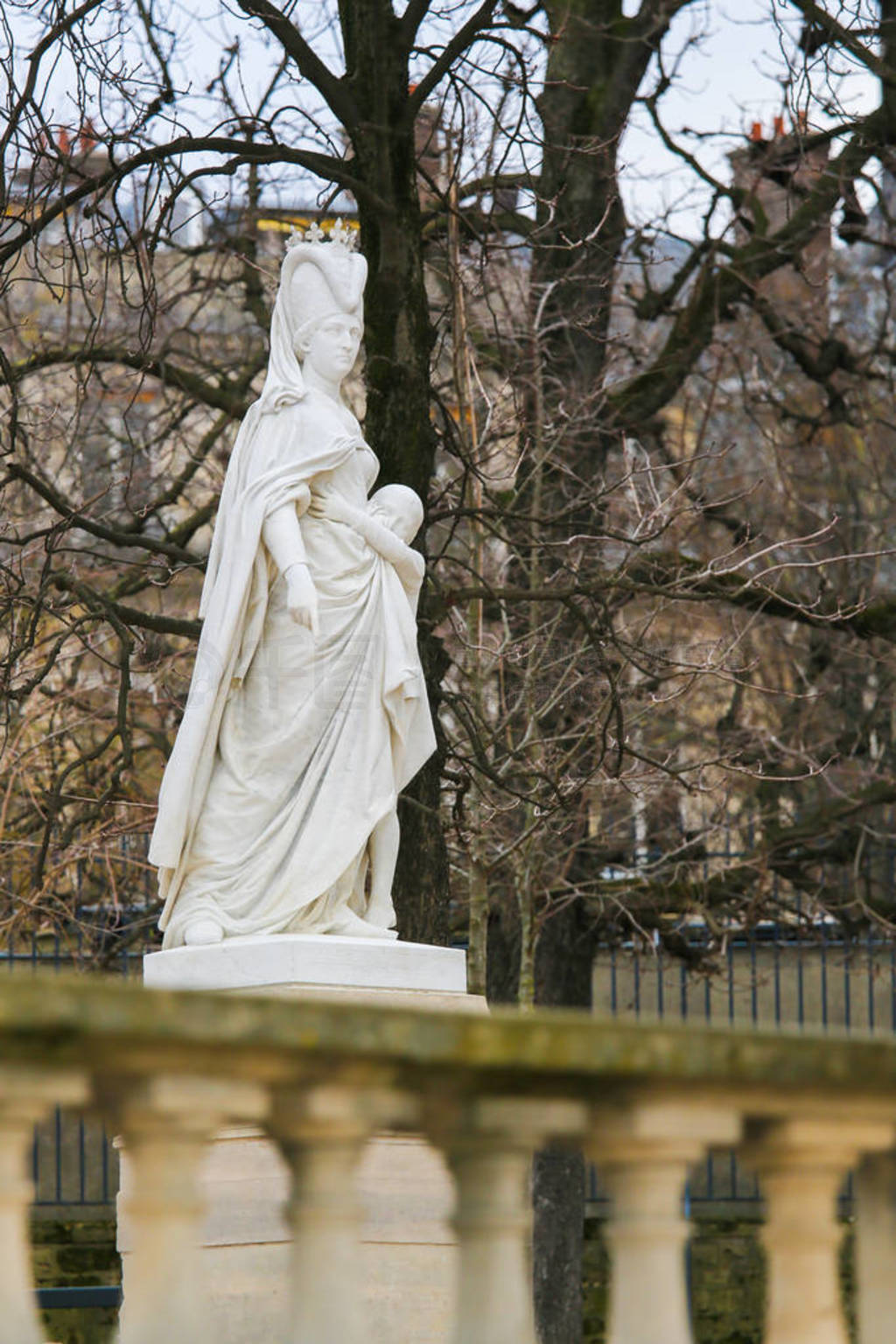 Statue of Margaret of Anjou in the Jardin du Luxembourg, Paris,