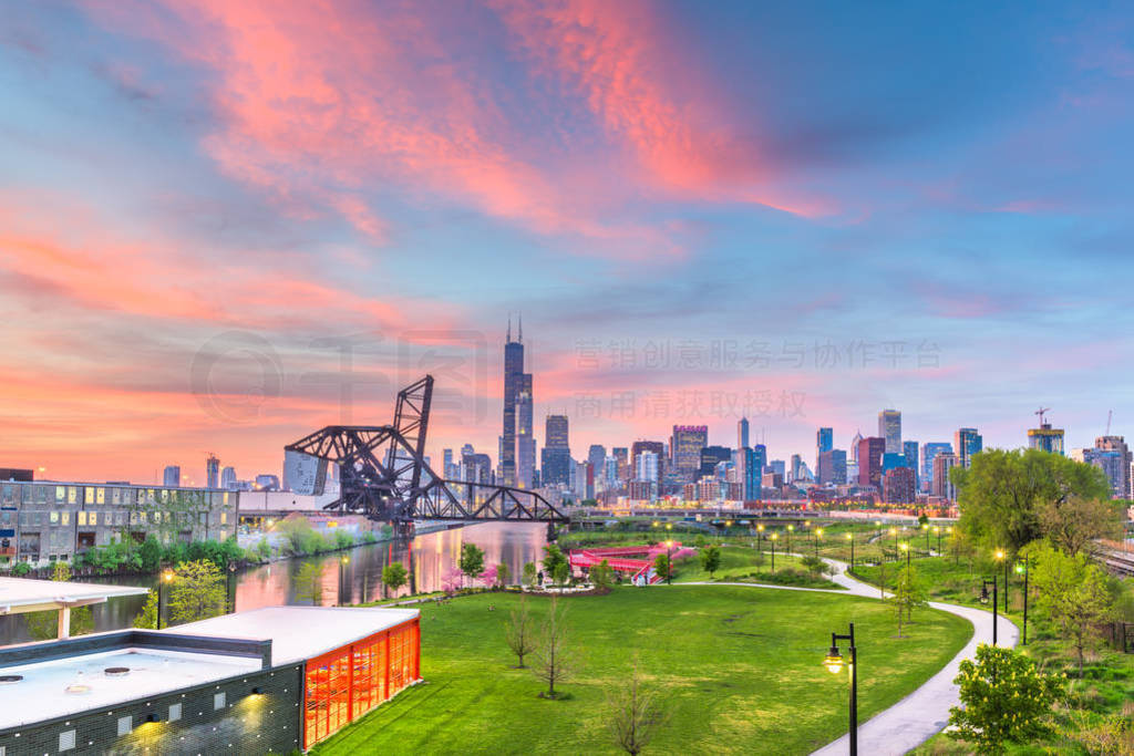 Chicago, Illinois, USA park and downtown skyline