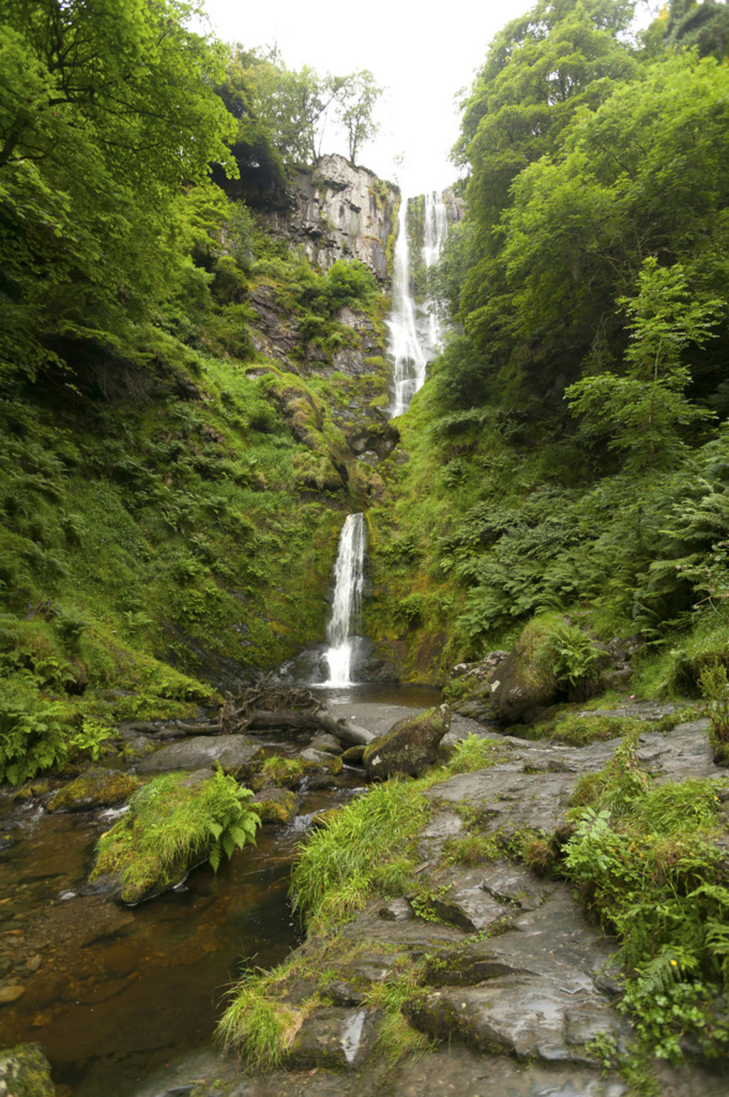 Pistyll Rhaeadr ٲ