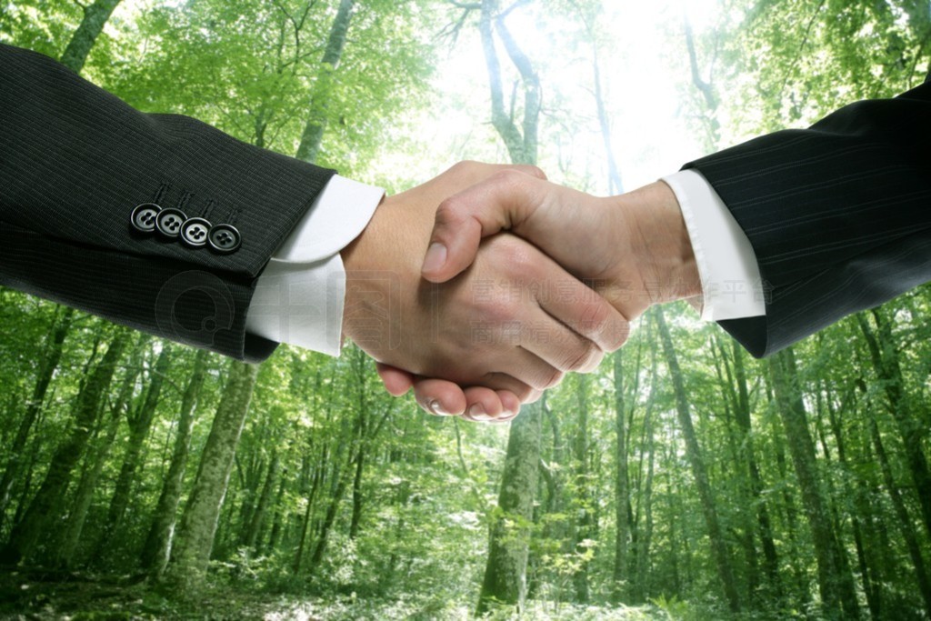 ekologick handshake podnikatel v lese