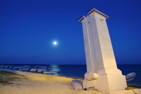 燈塔波多黎各莫雷洛斯州夜月亮海