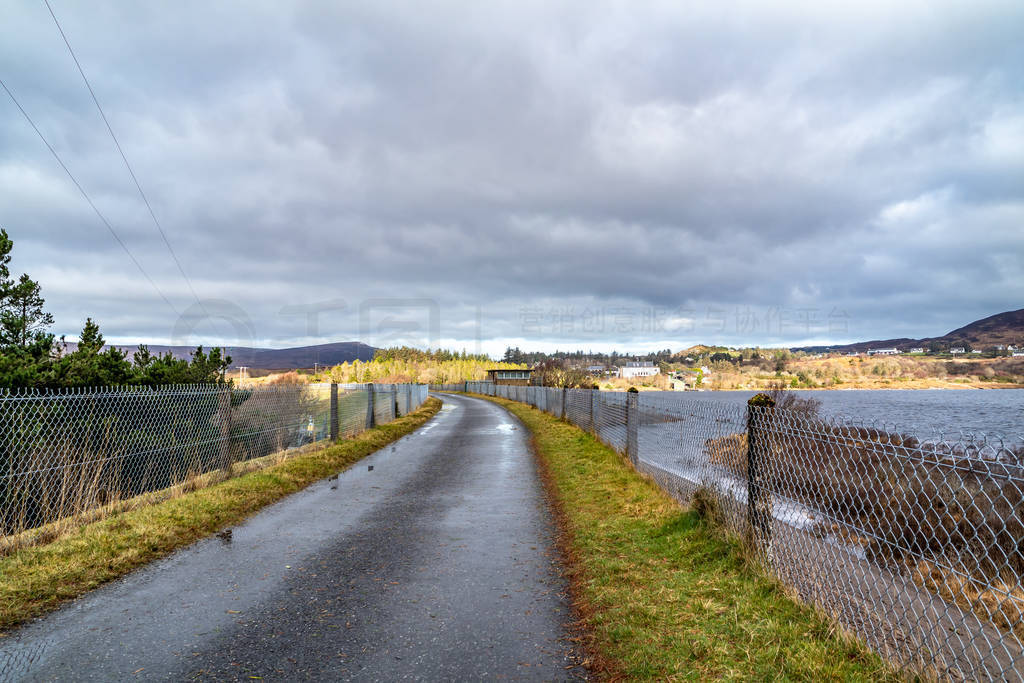 Money BegGlenshornan֮Dunlewey LoughLough Nachung Upper