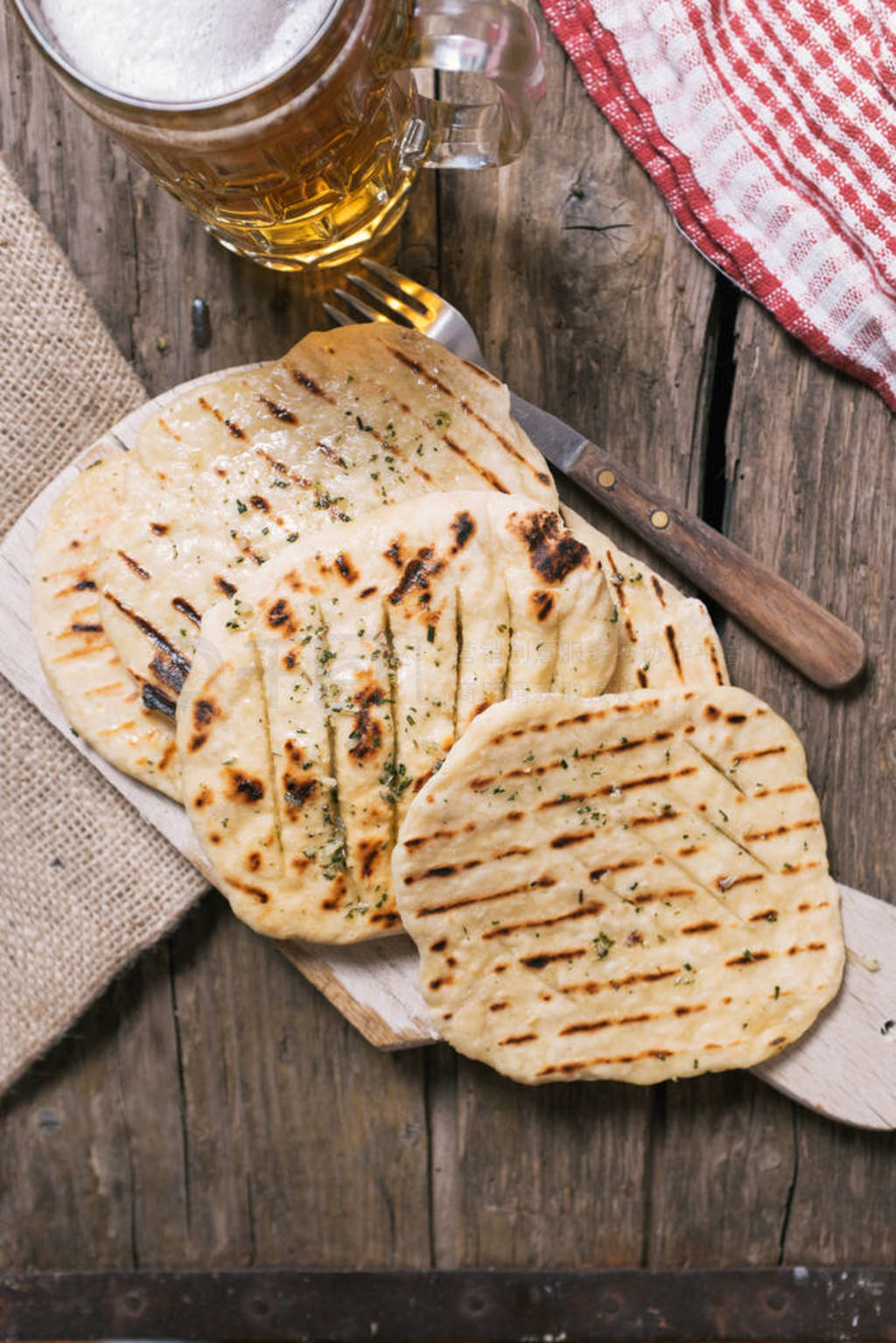 Flatbreads with garlic and herbs