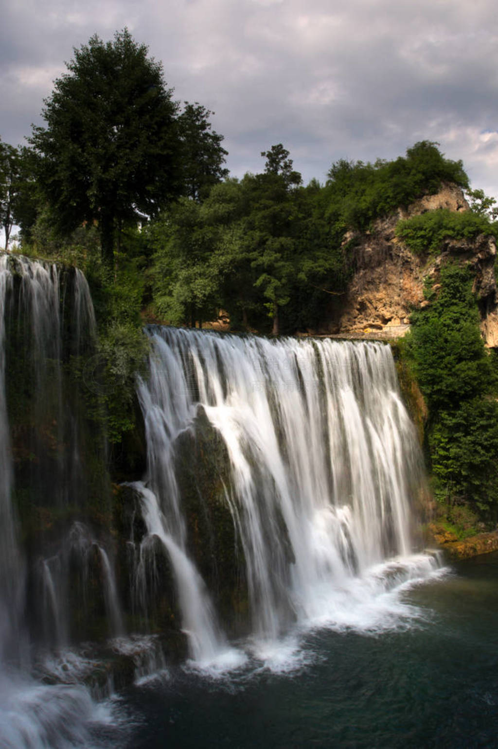 λڲ˹Ǻͺά Jajce ĵ Pliva ٲ (Plivski vodopad) ϸͼ