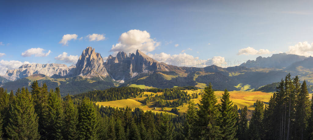 ˹ɽAlpe di Siusi or Seiser Alm and Sassolungo mountainʯA