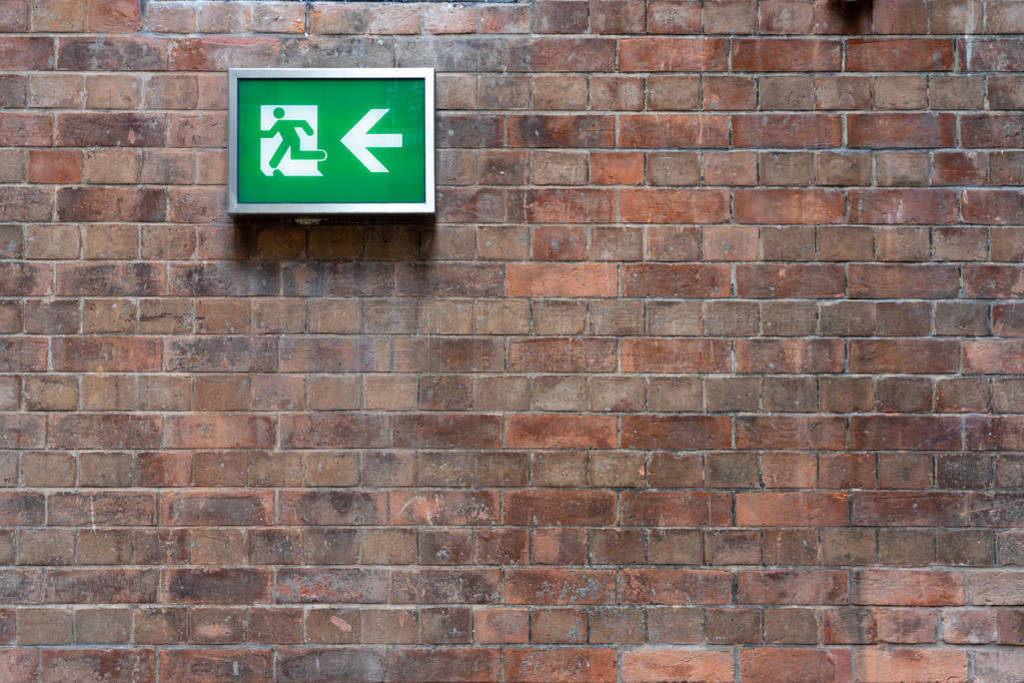 Emergency fire exit signs Installed on the wall Can clearly see