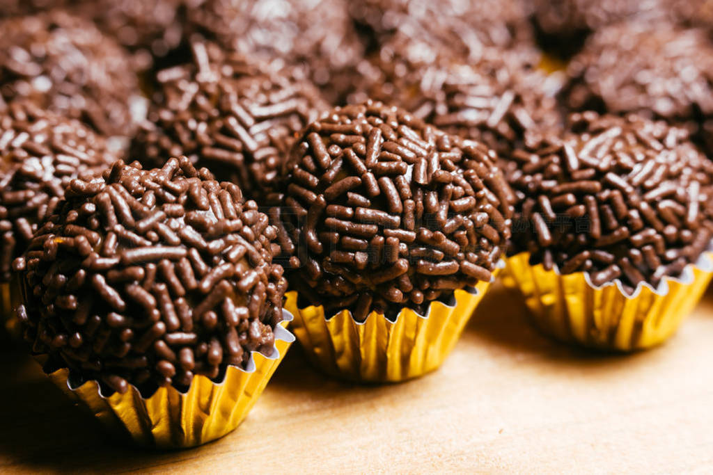 Brigadeiro, Ϊ