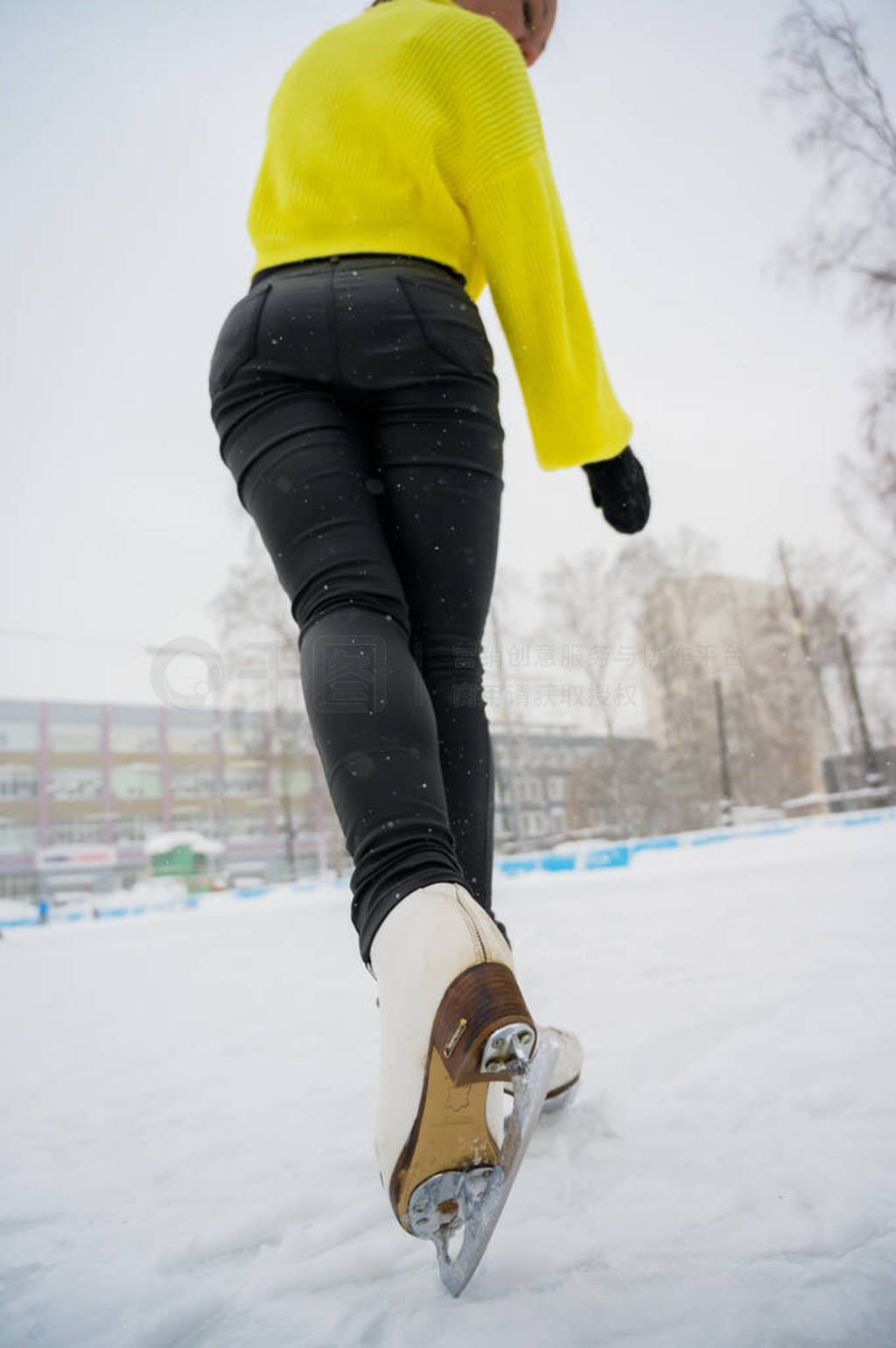 溜冰的女性图片素材-编号24938516-图行天下