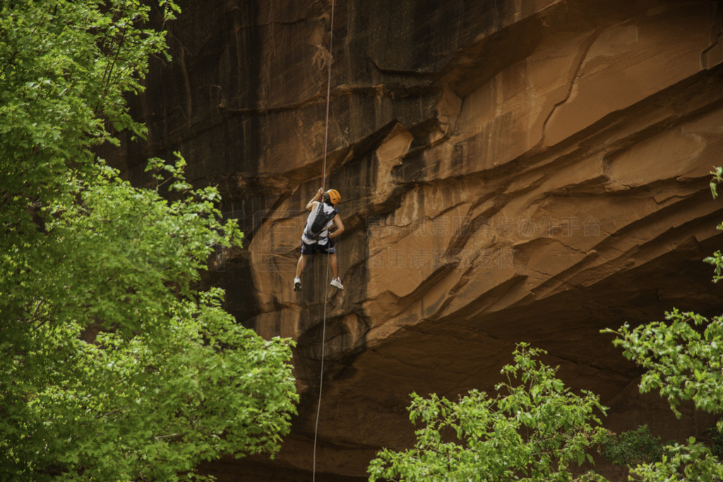 ɫµʯɽ rapelling