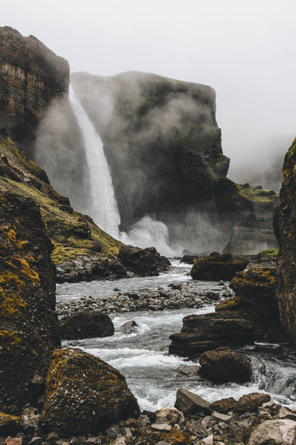 ϷԵı Haifoss ٲڱ