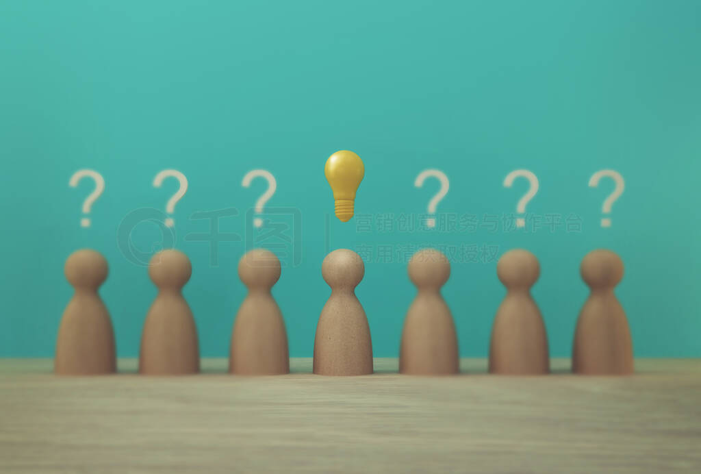 Outstanding paper people model with light bulb icon and question