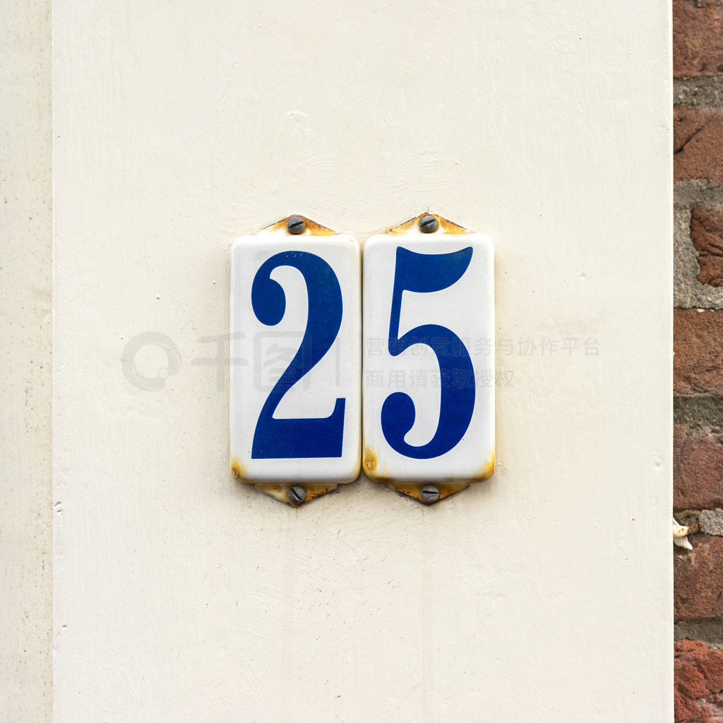 ƺ 25