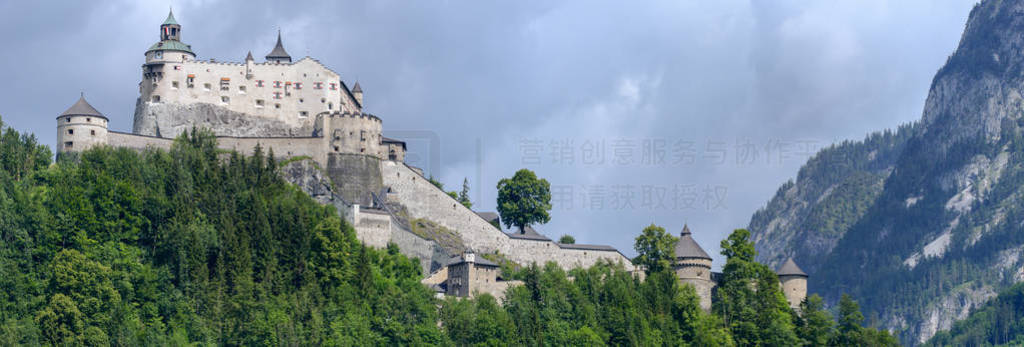 Hohenwerfen Ǳͱ Salzach ֮ Werfen ڰµ