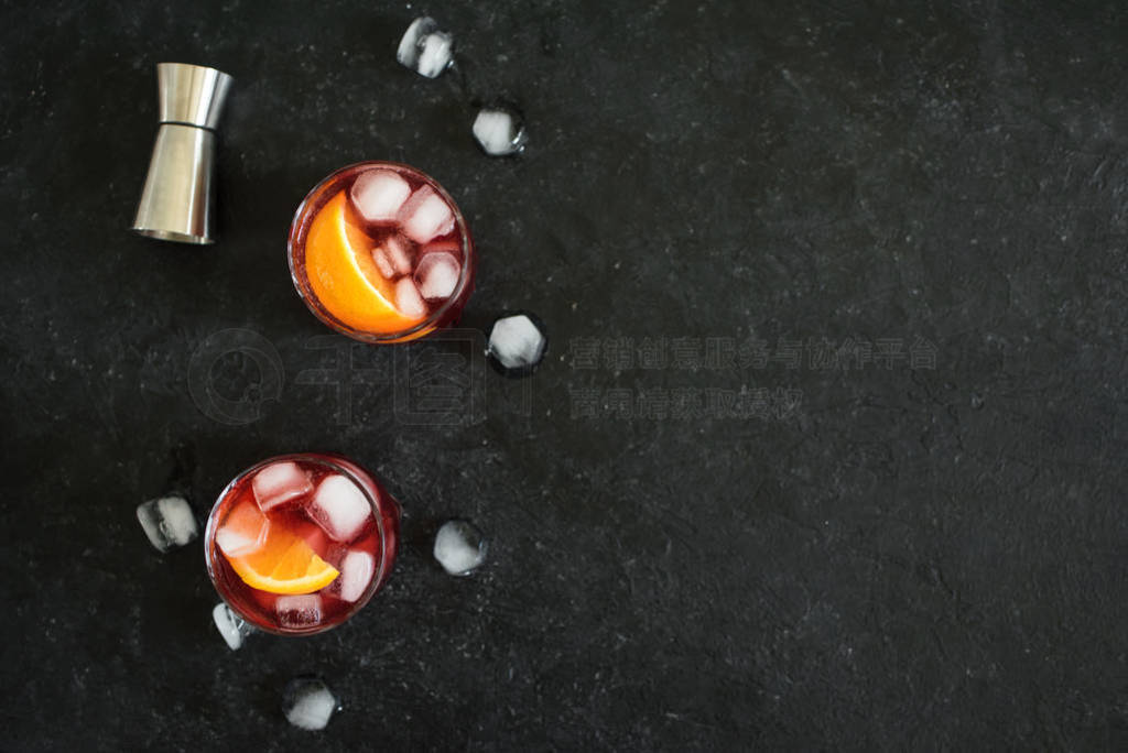 Negroni βƼӳȺͱƾ Negroni βƺͳɷֺɫ, ƿռ