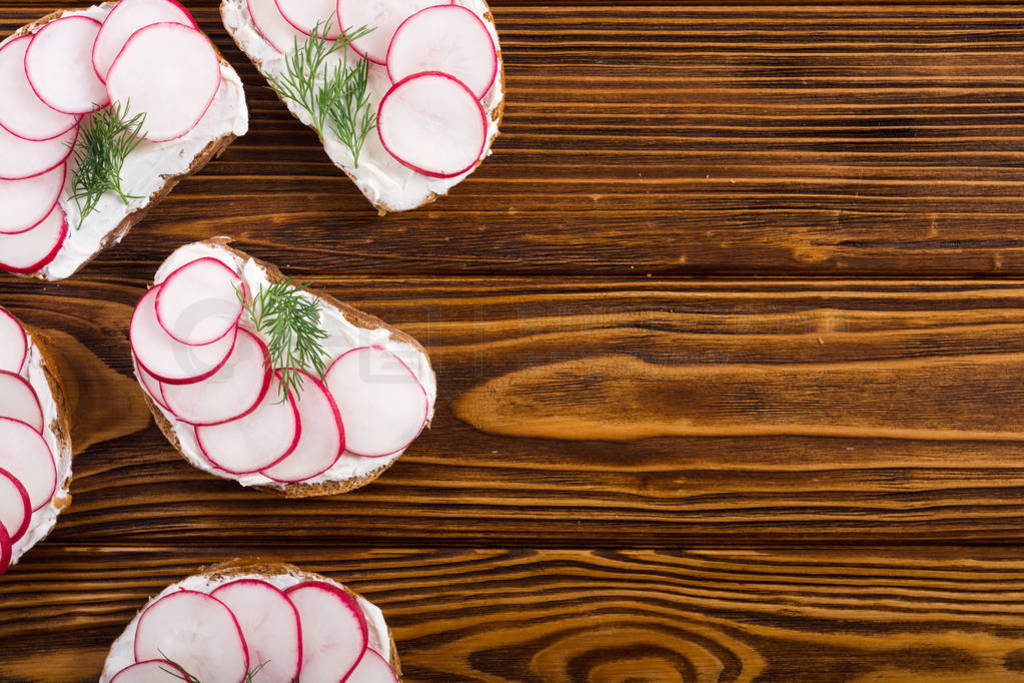 Healthy vegetable toasts sandwith with radish and dill