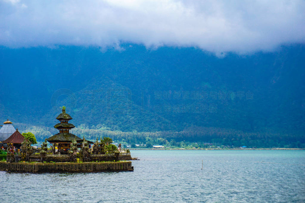 Pura Ulun Danu Bratanӡǰ嵺Ҫʪźˮ