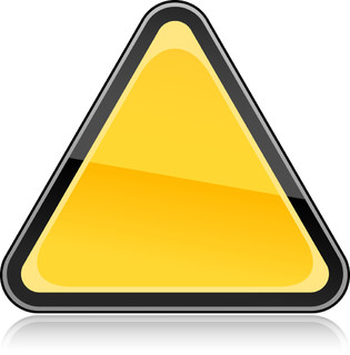 在白色背景上空白的黄色危险警告标志
