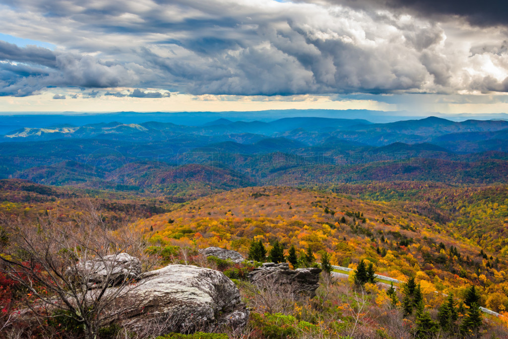 Ӵֲڵɽ Blue Ridge 쾰ɫҲ