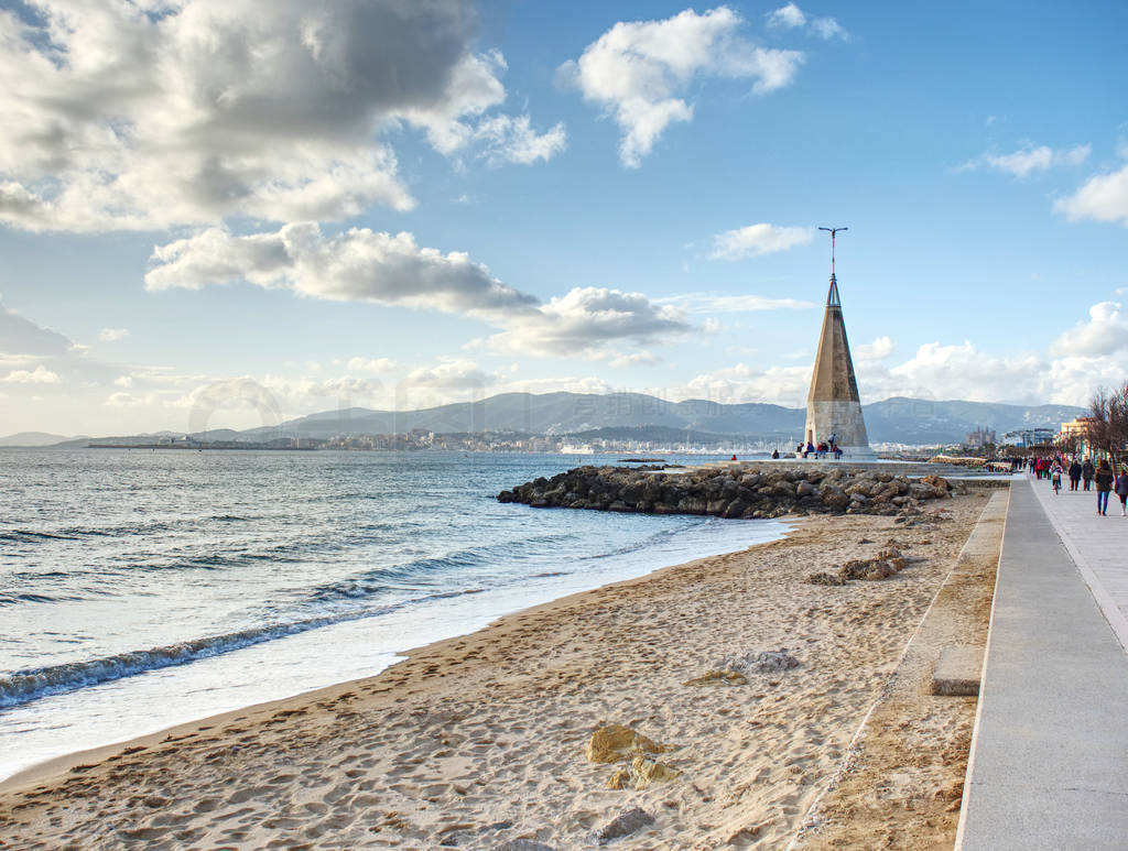 Obelisco La Gaviota stay at beach promenade