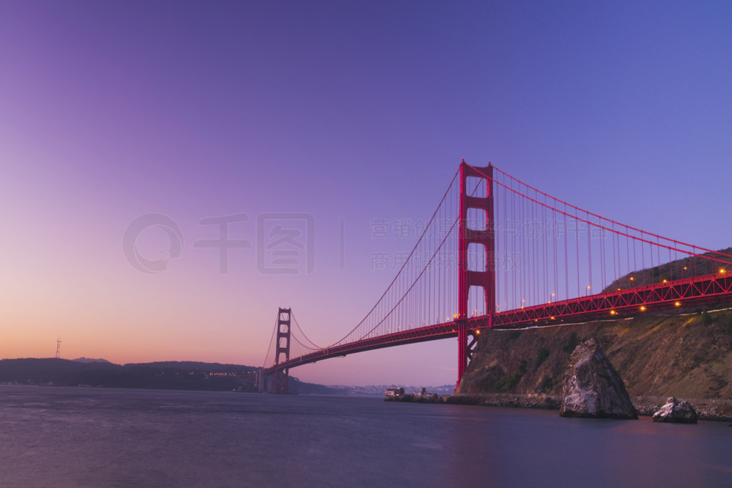 Golden gate-bron med tv? ton himmel