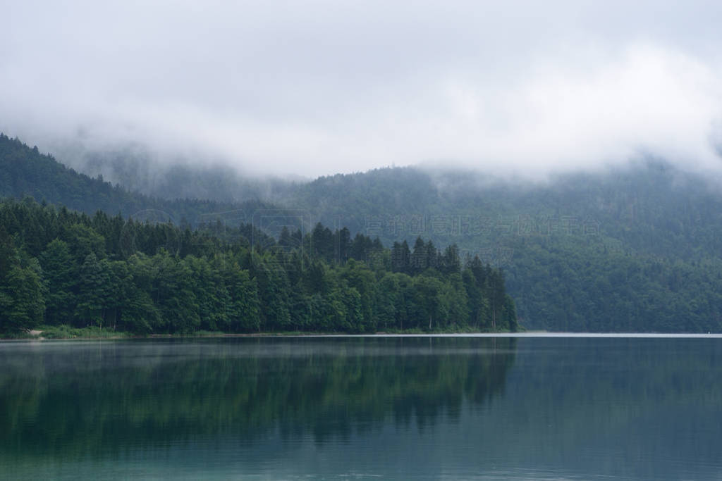 ɽ Alpsee-Hohenschwangau ڶƵһ, ¹