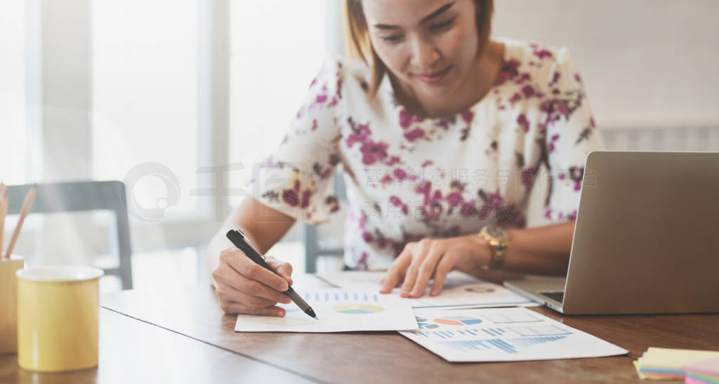 Motivated businesswoman planing her project