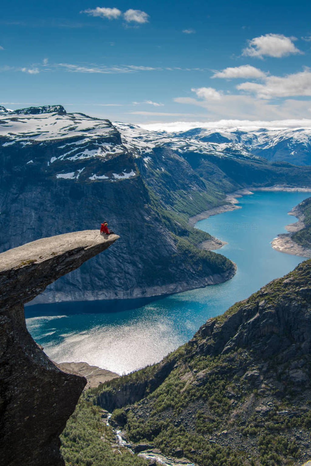 ͽϵĺ, Trolltunga, Ųð, ɺͼʽĸ