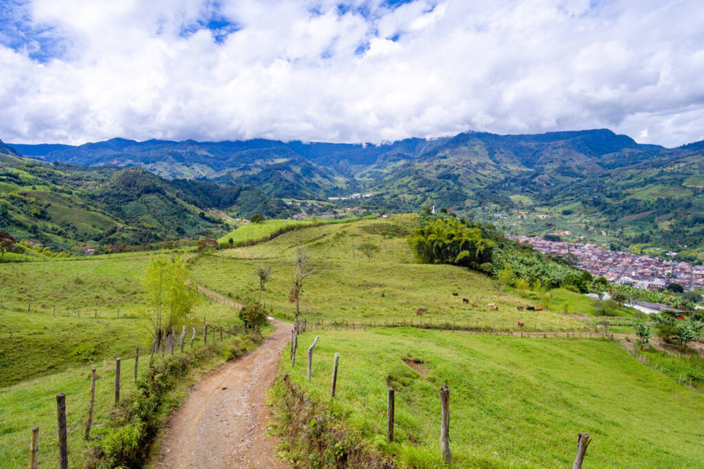 Jardn, Antioquia. Dirt road in the field