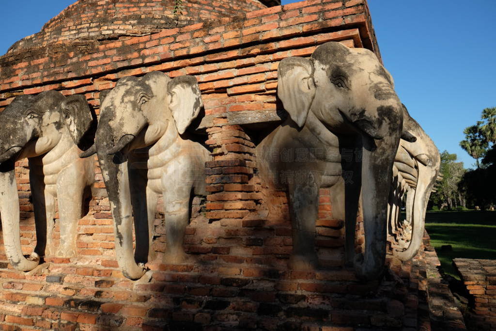 Wat Chang lom (Elephant statues around) Sukhothai Historical