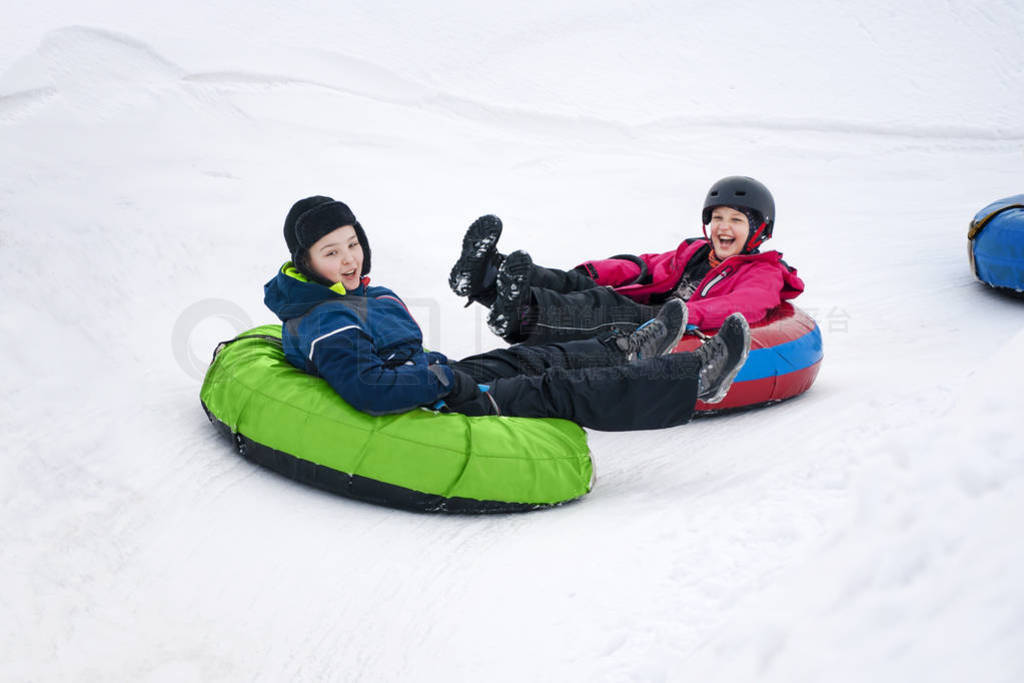 Ӷ Snowtubing