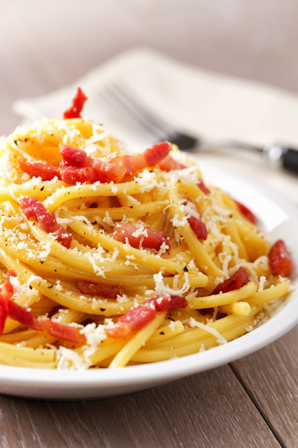 ڰϵ Bucatini Carbonara