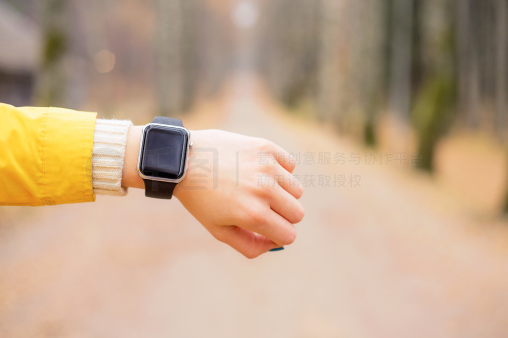 Ů˿ smartwatch