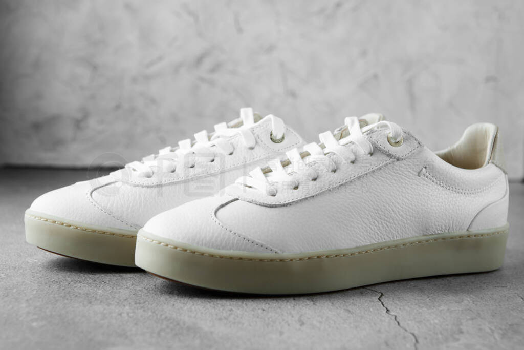 White plimsolls made of tumbled leather, matching laces, fabric