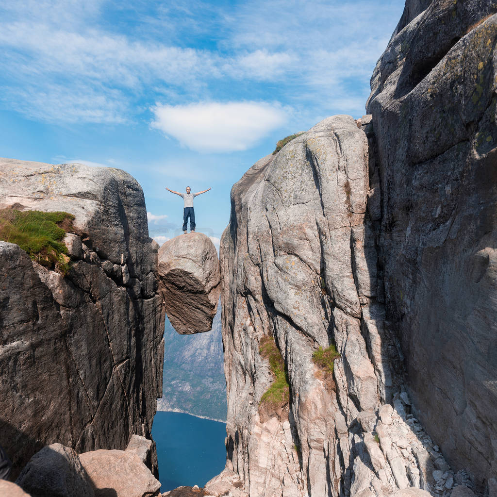 һ˼ƻФΪӢ kjerag ʯͷϵ kjeragbolten Ų, ֳֻ