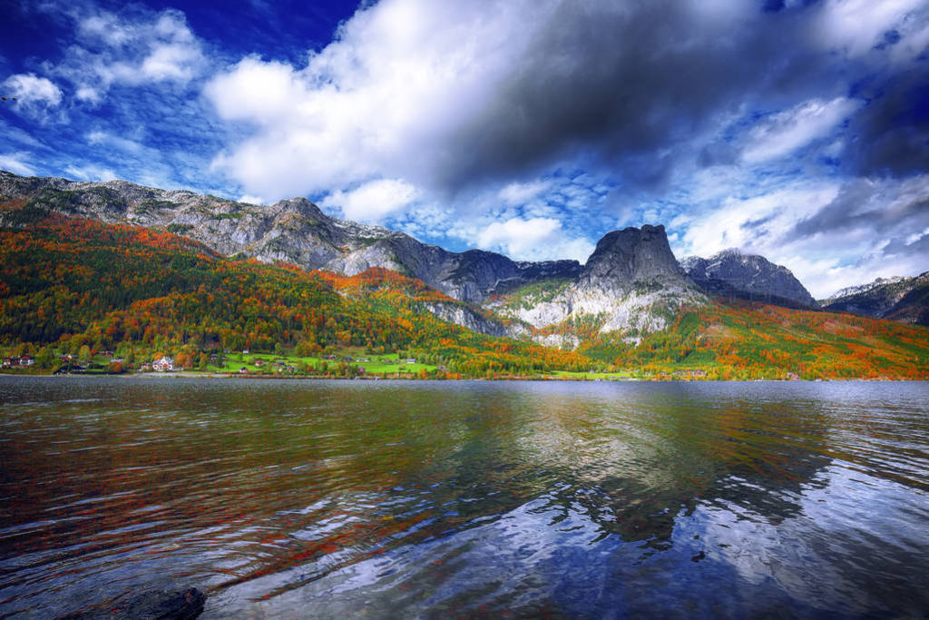 ˹ɽ Grundlsee ԰ʫվɫ, Austri