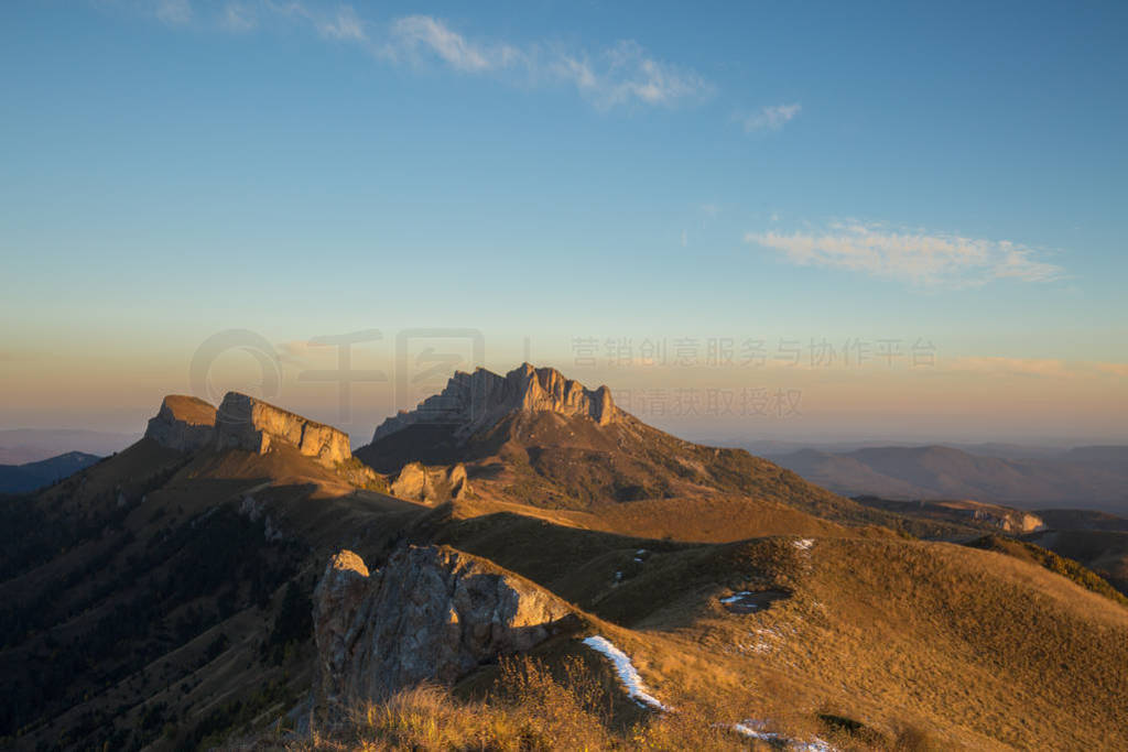 ɫ죬ڸ߼ Adygea еȻ԰ɽɽ